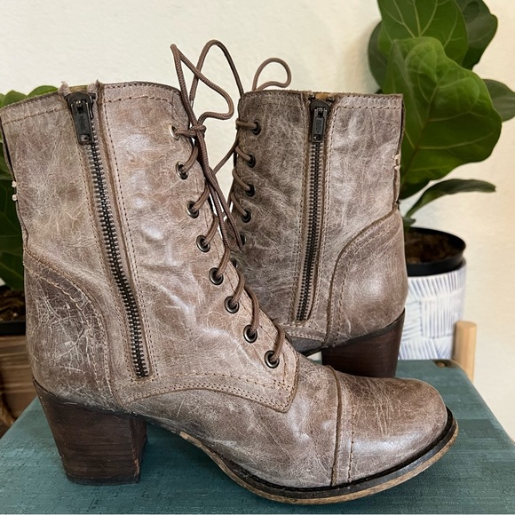 Steve Madden Graanie Combat Style Boot Size 7.5 - Picture 10 of 12